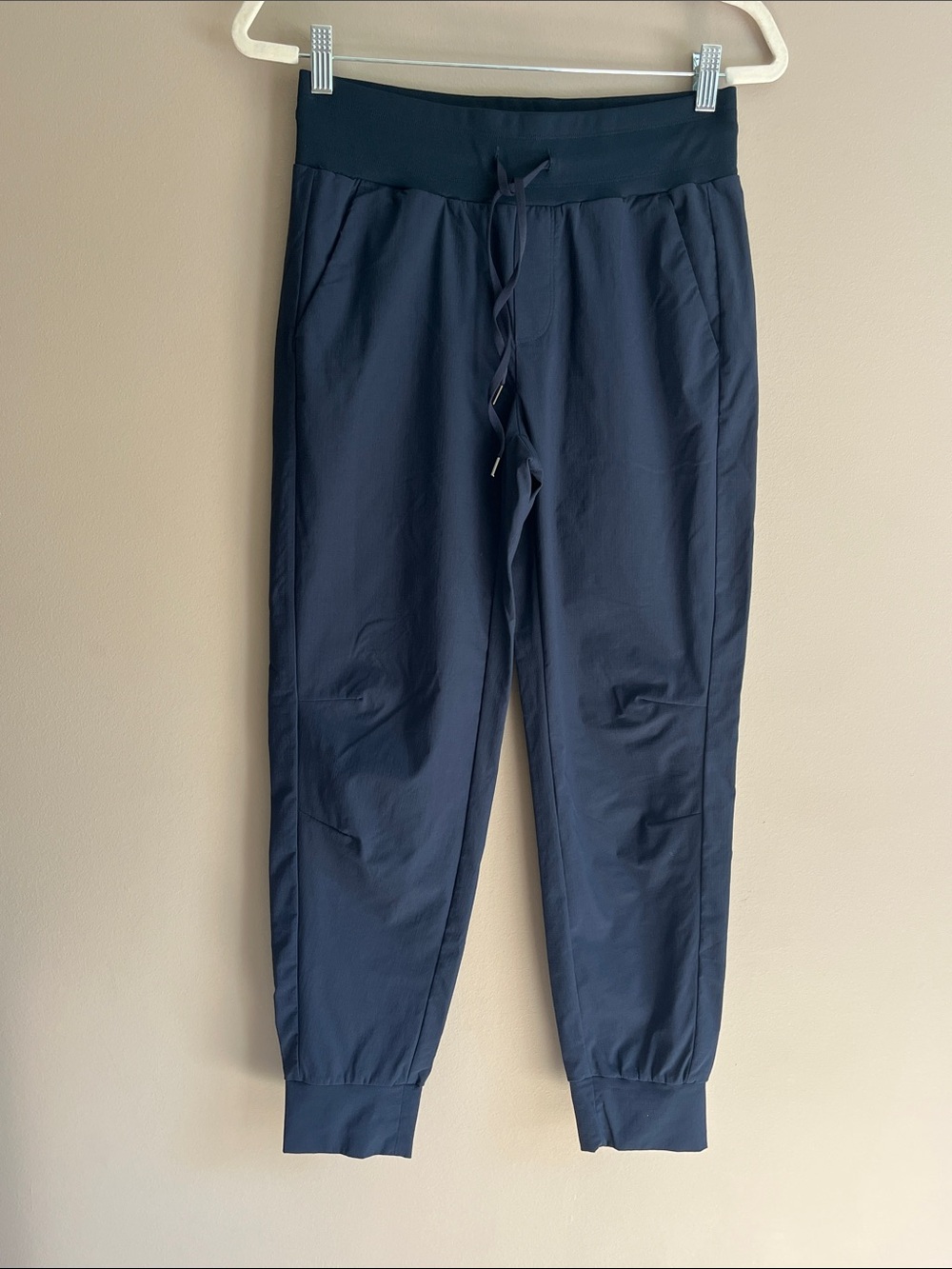 CRZ YOGA Travel Slim Fit 10” rise Stretch Drawstring Navy Joggers size small